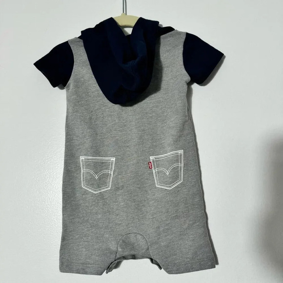 Levi’s baby boy short sleeve hoodie romper navy and gray size 6 Months - Picture 6 of 9